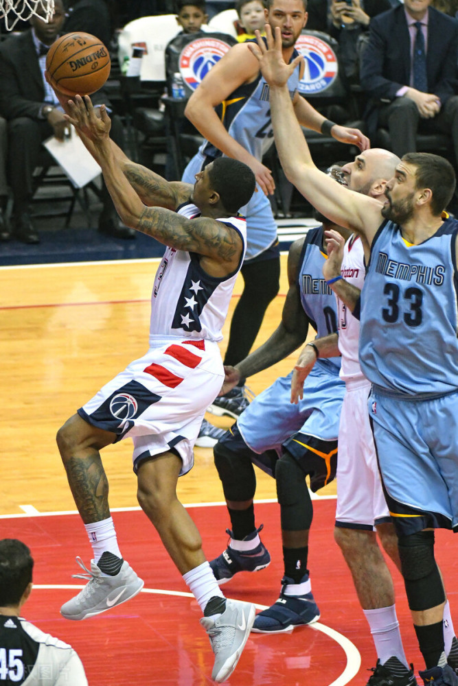 爱游戏登入欧联赛程吃紧，孟菲斯灰熊加时末段更衣室发声，话题不断，资深球员宣示担当的简单介绍