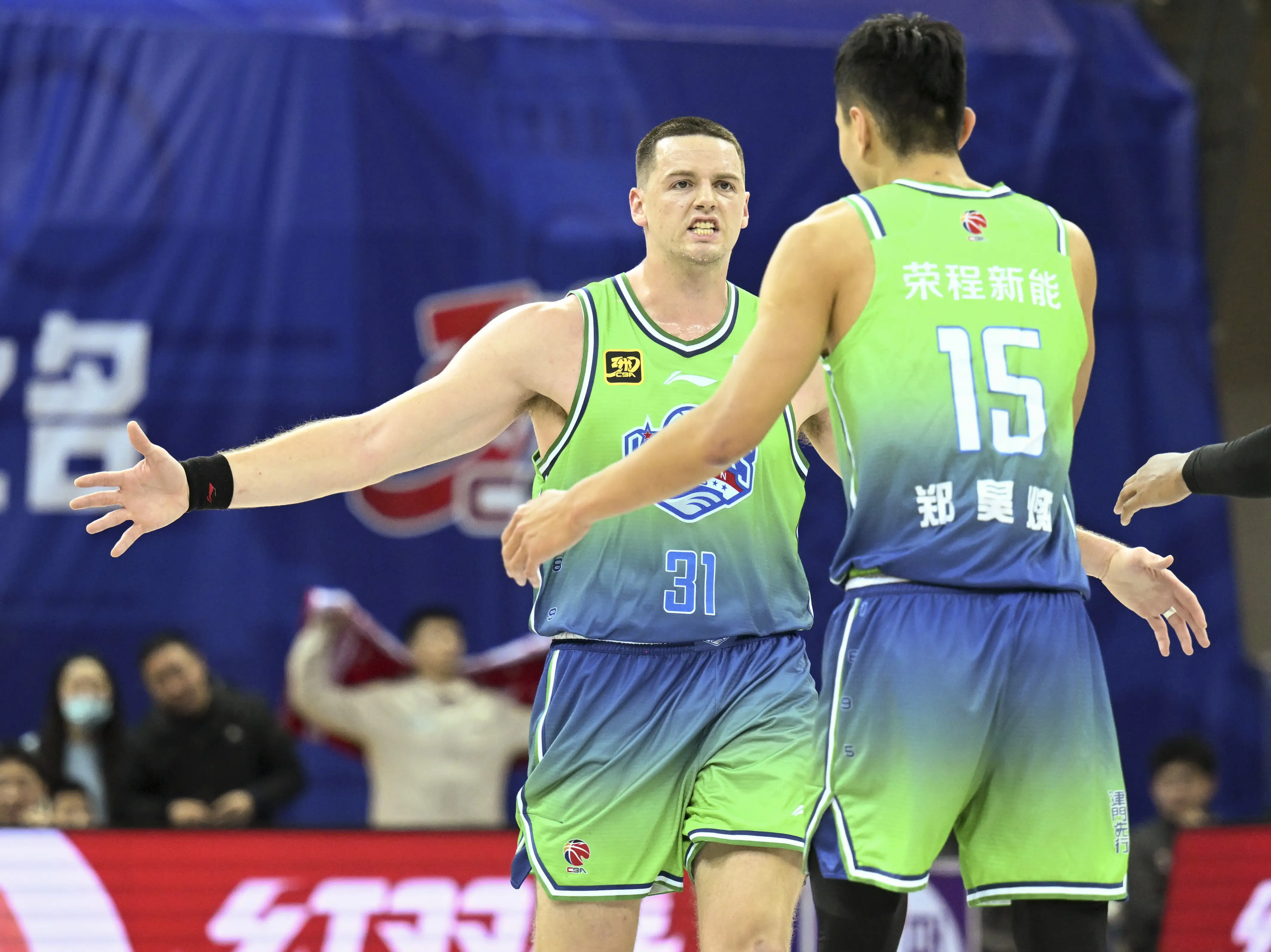 爱游戏官网克里夫兰骑士迎CBA常规赛关键赛，清晨回应争议，压力陡增，临场指挥获称赞的简单介绍